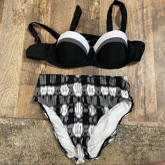 Sunsets High Waisted Bikini Bottoms w/Molded Cup Bikini Top - Picture 1 of 13